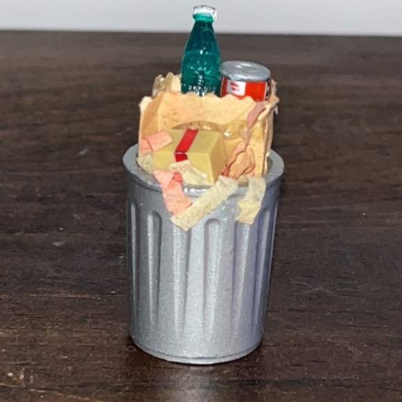 Dept 56 The Original Christmas Snow Village Vintage Single TRASH CAN 52094 (56f) - Picture 2 of 5